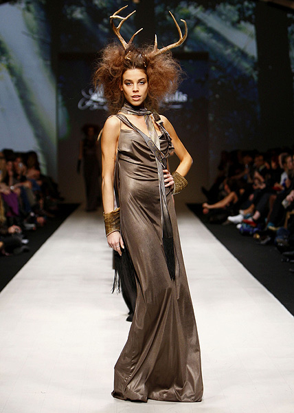 http://www.hellomagazine.ca/imagenes/news/20090323601/project/runway/fashion/week/0-1-902/lucian-matis-safari-a.jpg